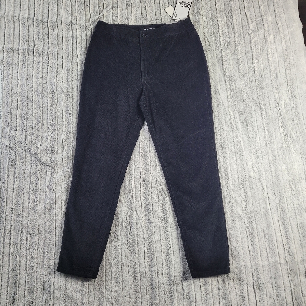 NEW Almost Famous Super High Rise Skinny Pants Women's Size 13 Corduroy Black